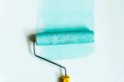 Peinture intérieure à Nistos — murs, plafonds et boiseries